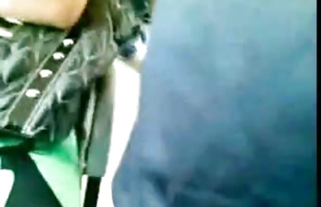 XXX چرم پری قرار داده سکسفرزانه ناز و او را برده به پنجره شلاق در کون, شلاق