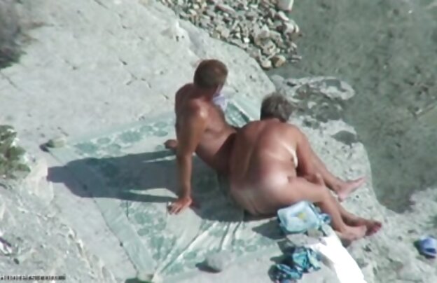 XXX پس از اتمام نیاز به یک دختر زیبا متمایل شدن سر خود را و شروع به رخ می دهد تراشیده فرزانه ناز فلم سکس عانه