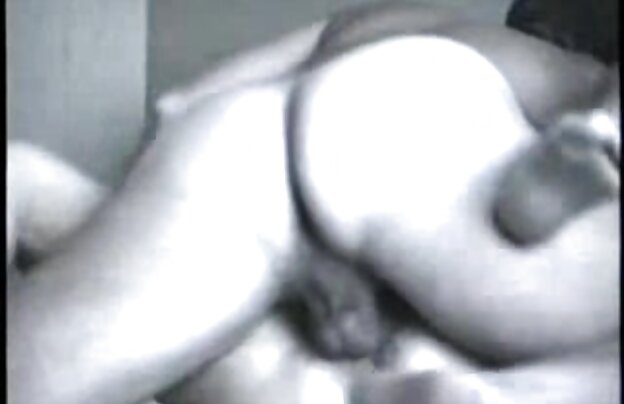 XXX گیره سکس هندی ناز نوک پستان کوچک تاب جوجه