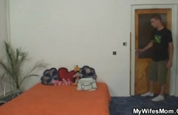 XXX سبزه, شاشیدن, در, دوست, ناز کون را, خرما و با دستکاری.