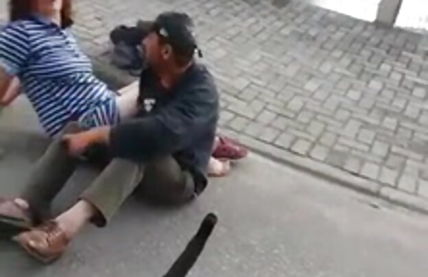 XXX عوضی جوان اگر چه خجالتی اما به فرزانه ناز سوپر طور منظم کشش یک عضو
