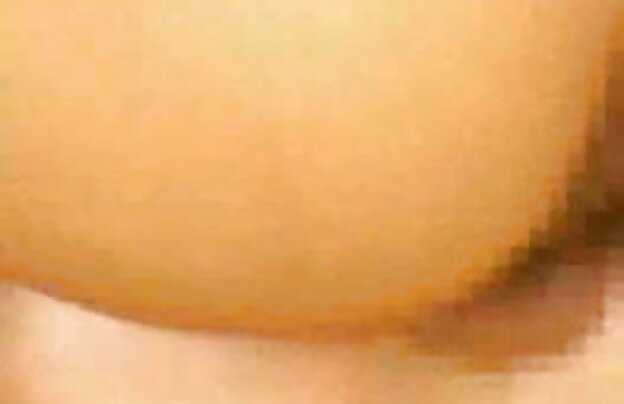 XXX یک دختر بچه نهفته در آنها نیمه برهنه و سنت نازوکون جنسیت دختر پایین می رود به دوست, او به نظر می رسد مثل یک مرد را از عضو و شروع به مکیدن آن
