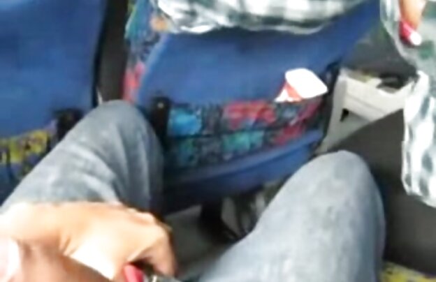 XXX بچه ها در سکسناز حال حاضر داغ پس از آن به سرعت گرفتار و شروع به نوازش یکدیگر و در حفره مرطوب و داغ