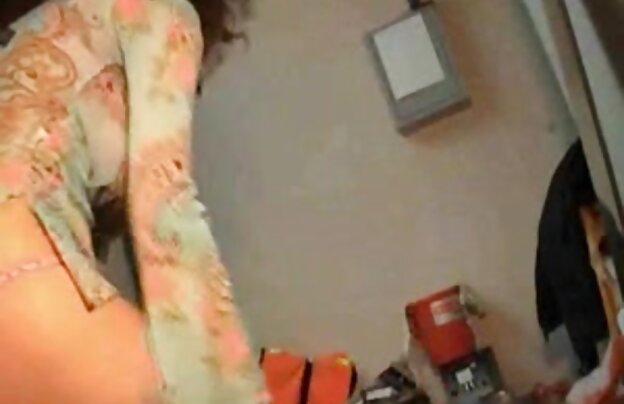 XXX حتی اگر پدر بزرگ خود را به طور فرزانه ناز سكسي کامل چروکیده شد و همان سال باروت بود و هنوز هم به اندازه کافی در نوجوانی پس یک بار دیگر او را مادر روی مبل و فرسوده با زبان خود.